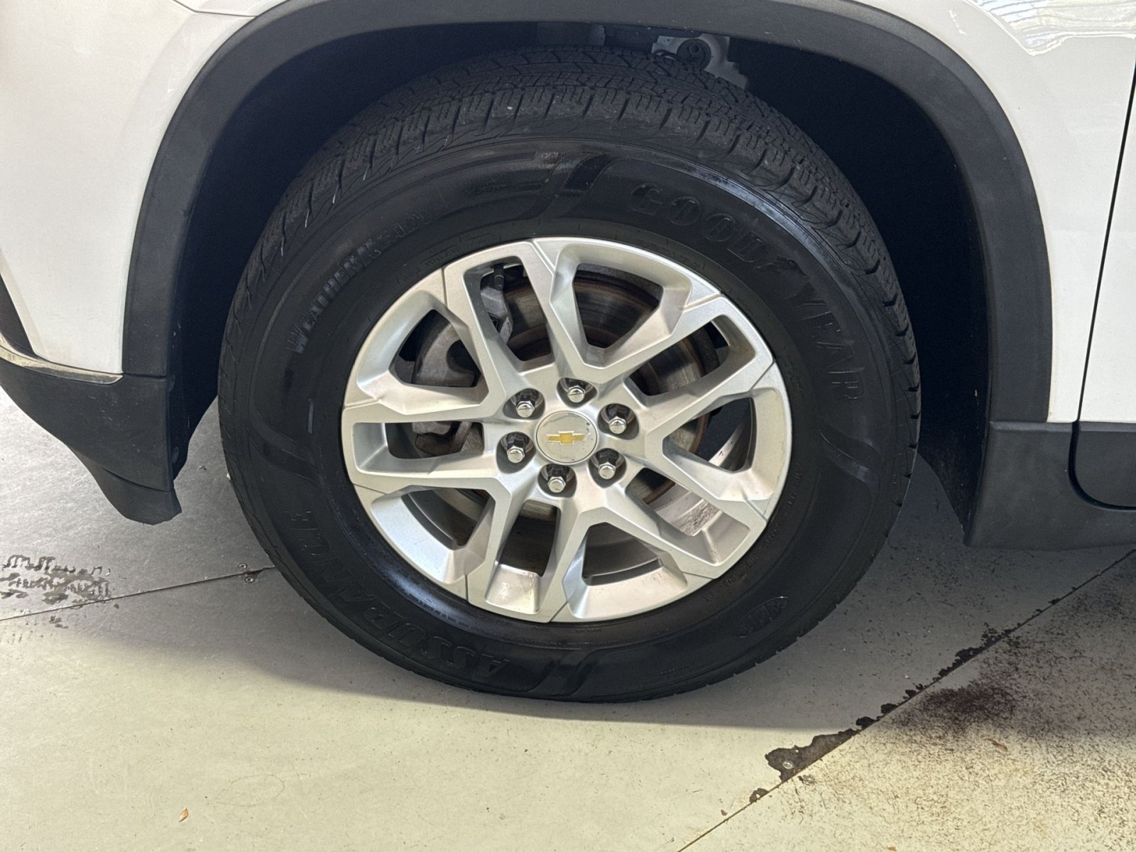 Used 2019 Chevrolet Traverse LT FWD image 13