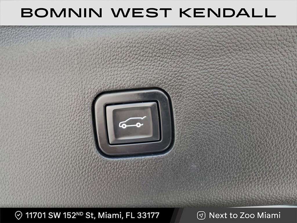 Used 2021 Buick Enclave Essence w/ Sound and Sites Package image 12