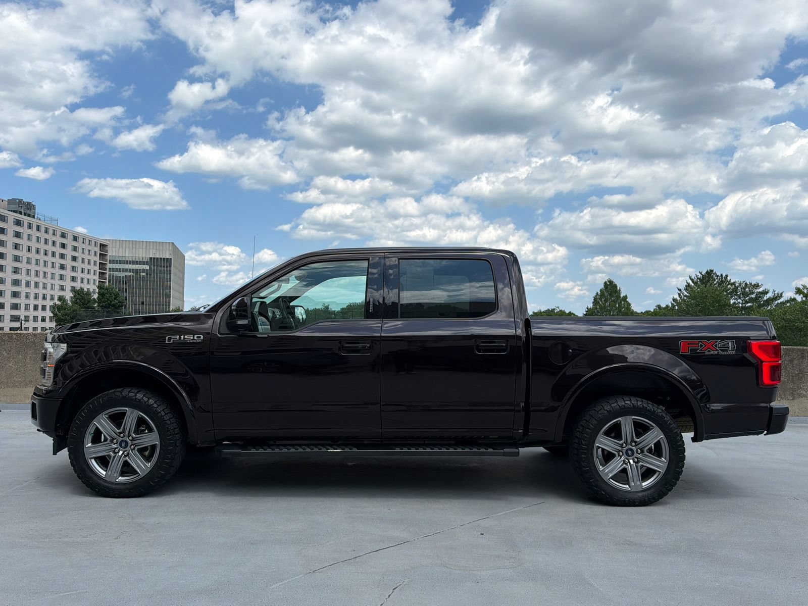 Used 2019 Ford F150 Lariat w/ Equipment Group 502A Luxury AWD/4WD image 4