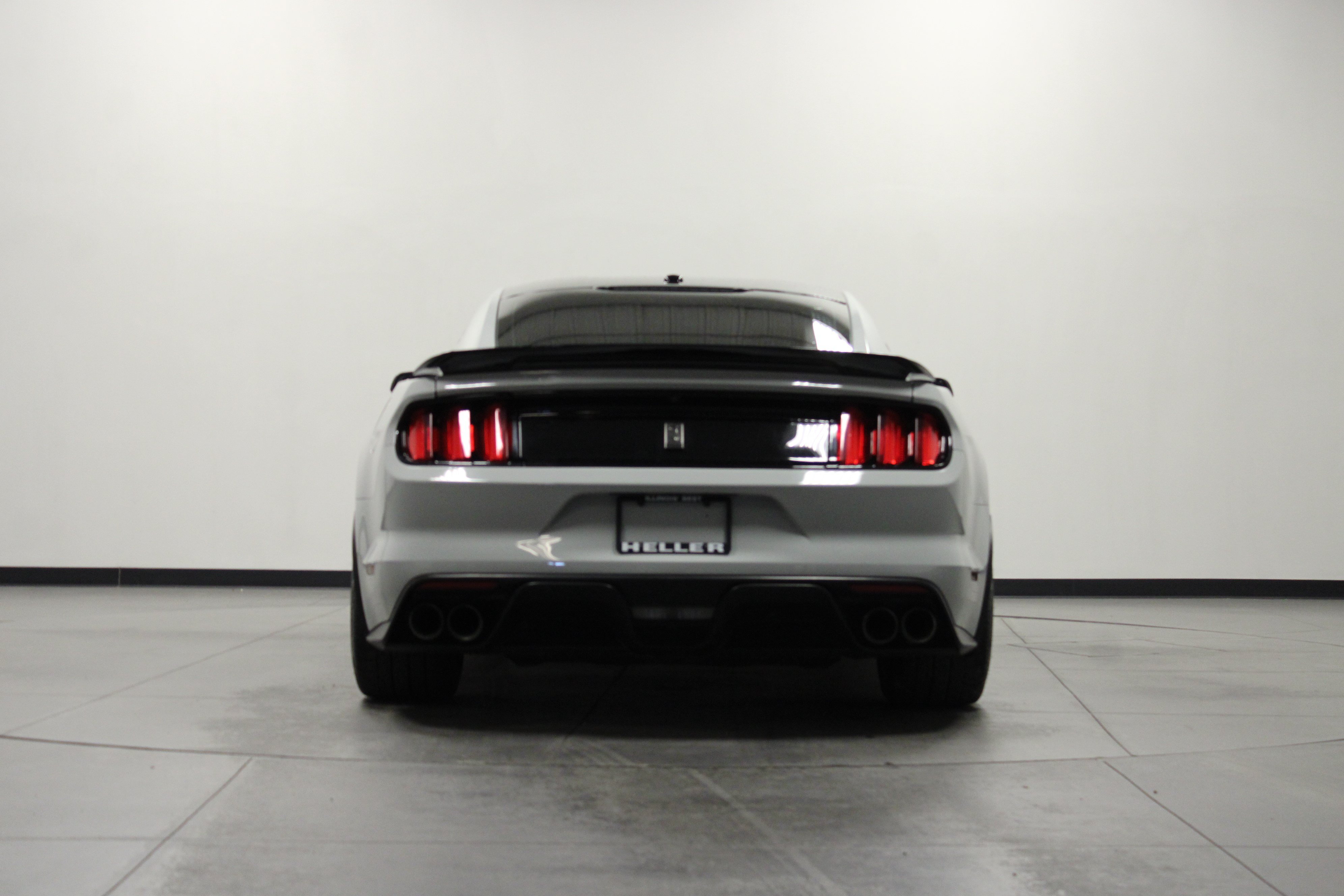 Used 2017 Ford Mustang Shelby GT350 w/ Convenience Package RWD image 5
