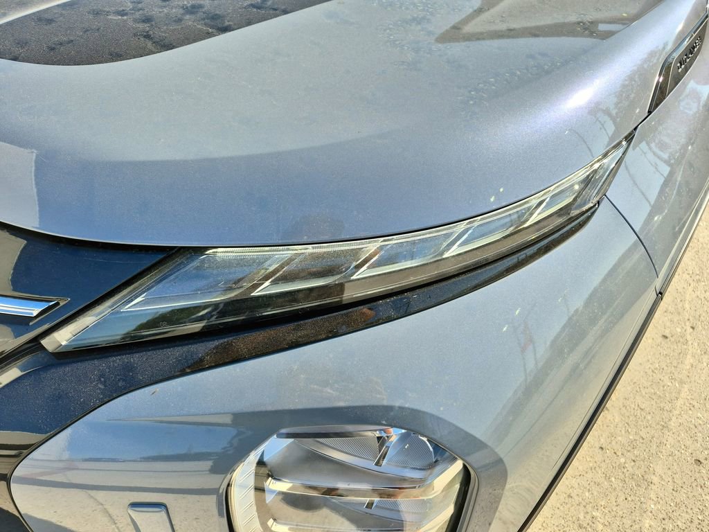 New 2025 Mitsubishi Outlander SE image 10