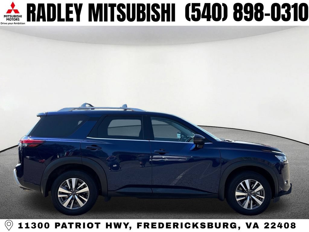 Used 2023 Nissan Pathfinder SL AWD/4WD image 21