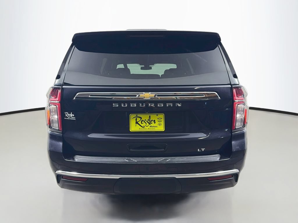 Used 2022 Chevrolet Suburban LT AWD/4WD image 7