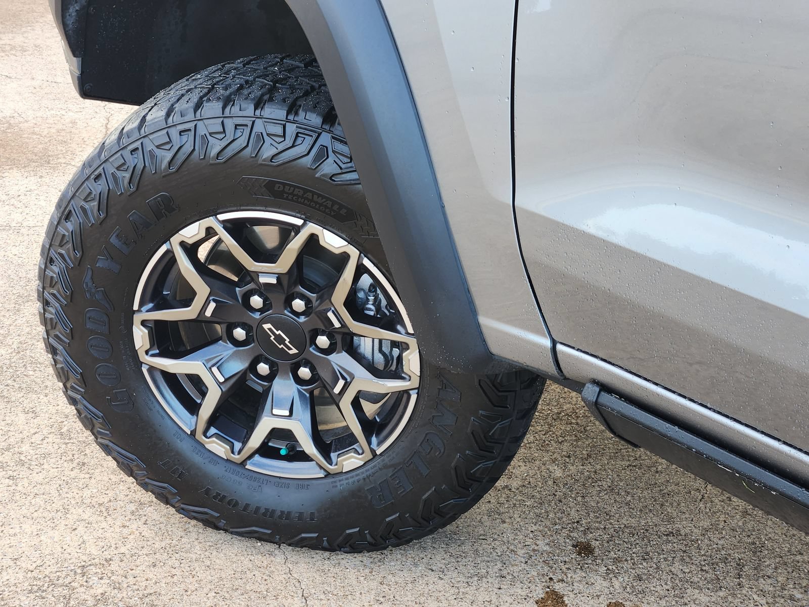 Used 2023 Chevrolet Colorado ZR2 w/ ZR2 Convenience Package III AWD/4WD image 17