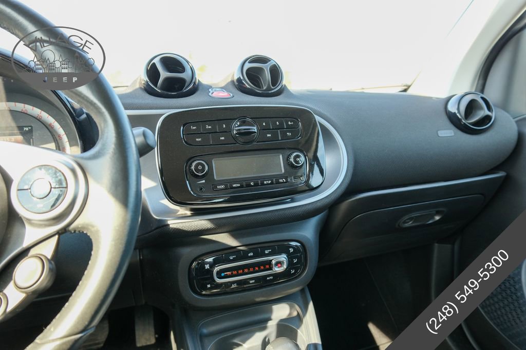 Used 2018 smart fortwo electric drive RWD image 15