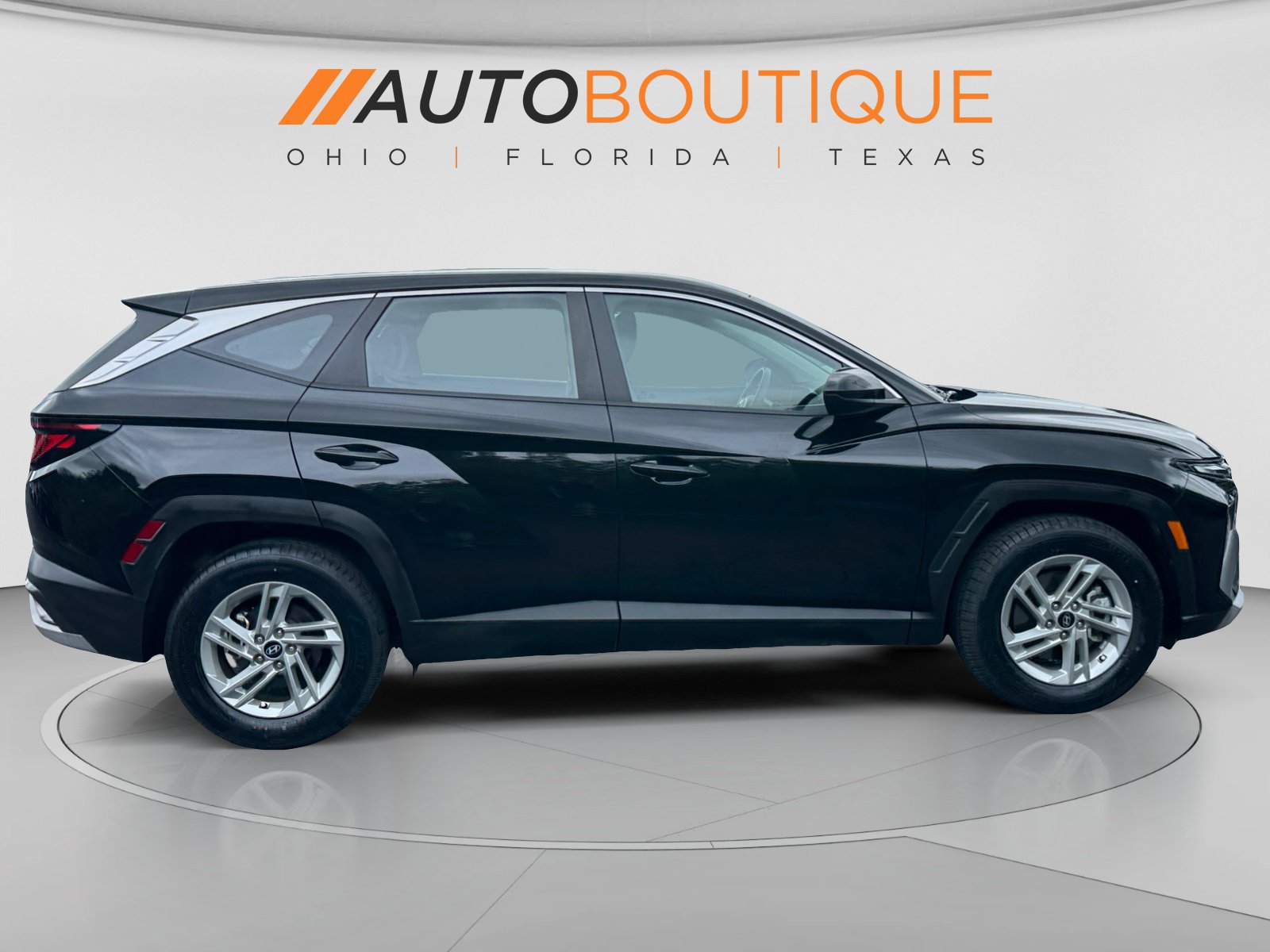 Used 2025 Hyundai Tucson SE FWD image 11