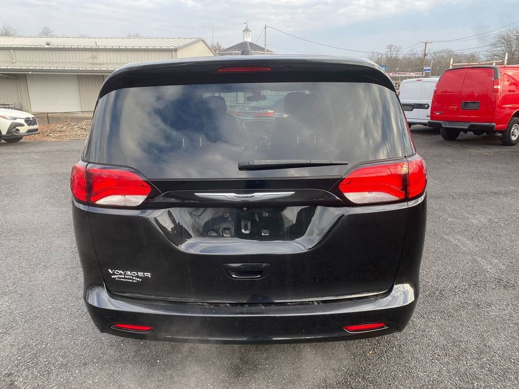 Used 2021 Chrysler Voyager LX image 6