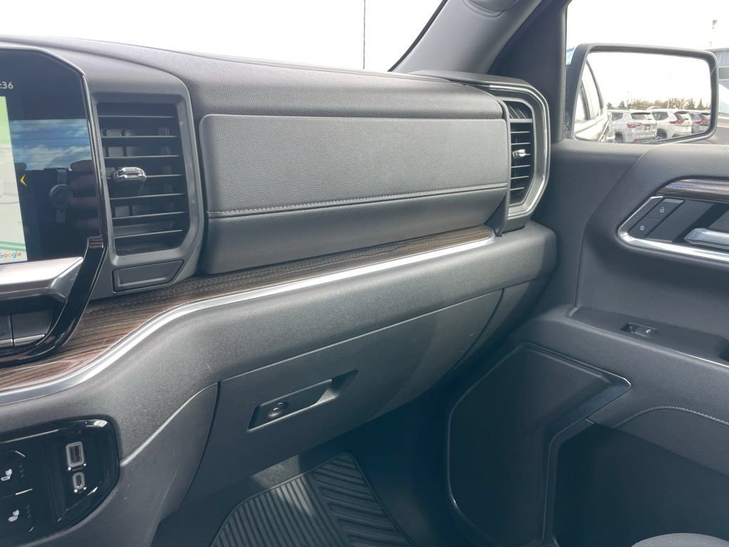 Used 2025 Chevrolet Silverado 1500 LT AWD/4WD image 49