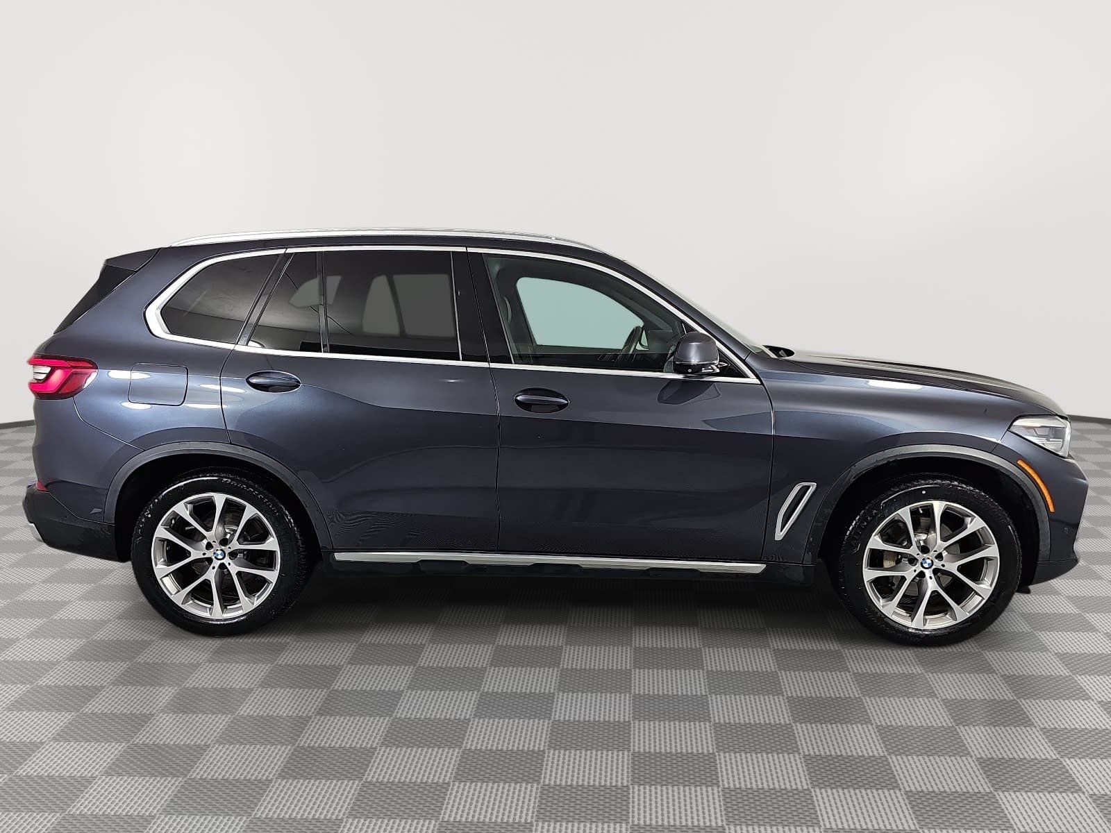 Used 2019 BMW X5 xDrive40i w/ Convenience Package AWD/4WD image 9