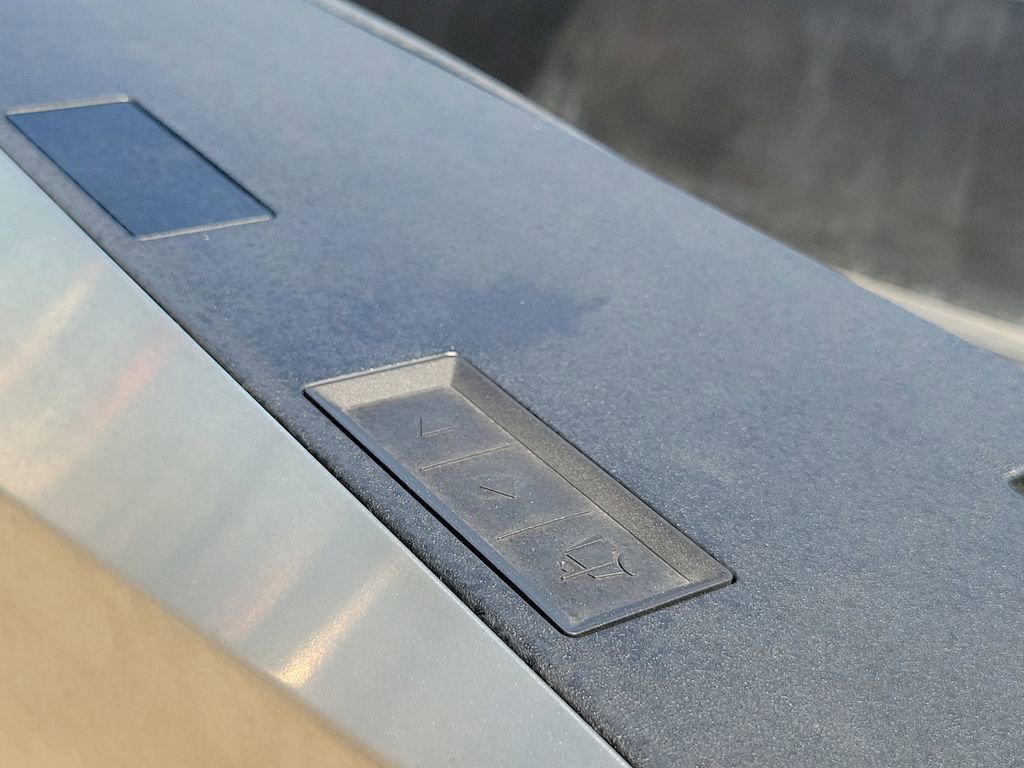 Used 2025 Tesla Cybertruck AWD Crew Cab image 26