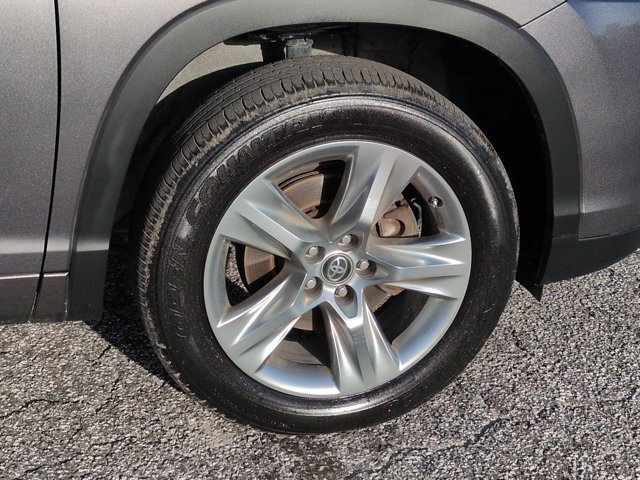 Used 2018 Toyota Highlander Limited FWD image 10