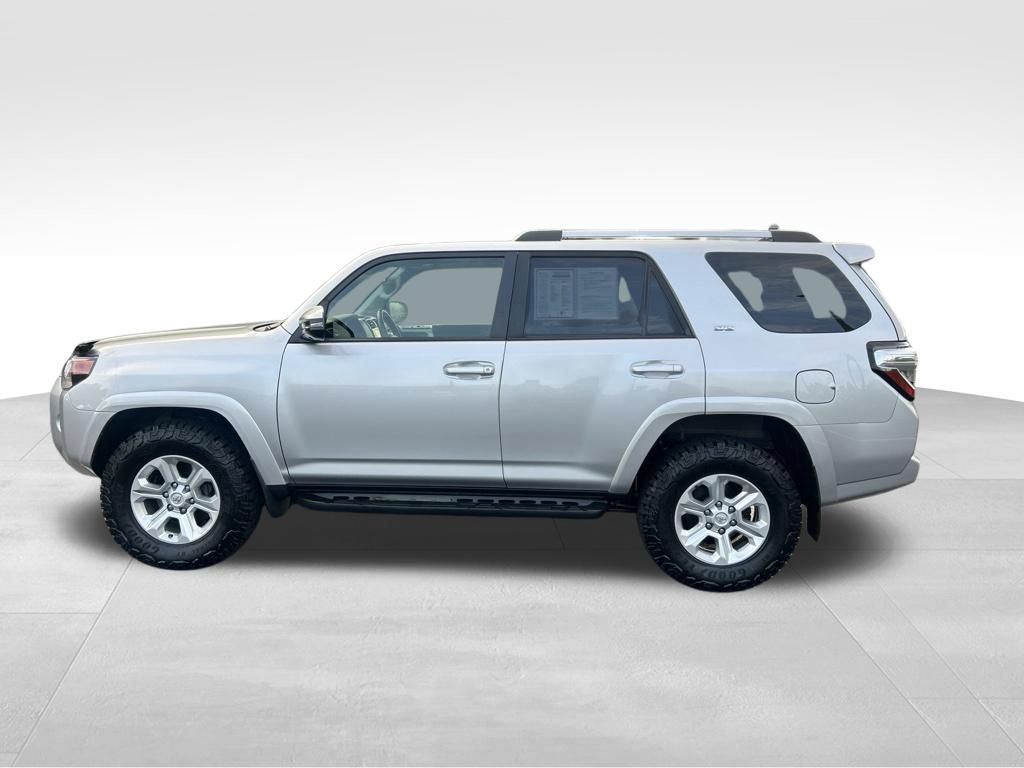Certified 2023 Toyota 4Runner SR5 Premium w/ Moonroof Package AWD/4WD image 2