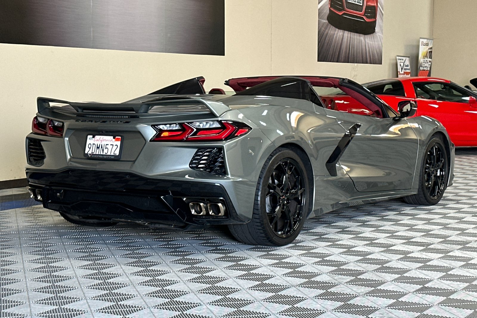 Used 2022 Chevrolet Corvette Stingray Premium Conv w/ Z51 Performance Package RWD image 4