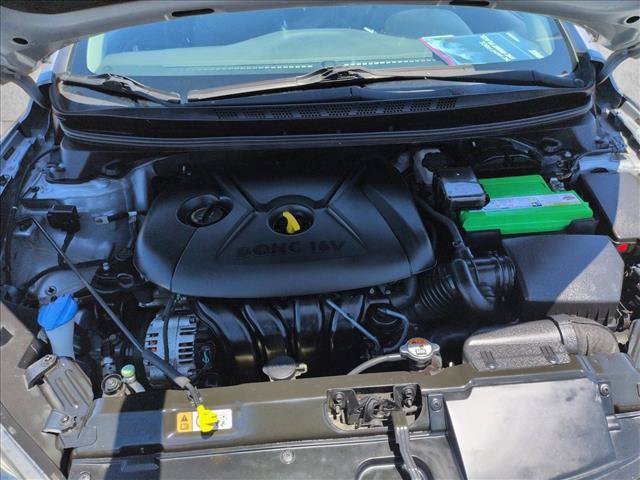 Used 2015 Hyundai Elantra Limited w/ Option Group 05 FWD image 25