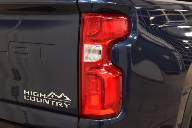 Used 2023 Chevrolet Silverado 2500 High Country w/ Z71 Off-Road Package image 23