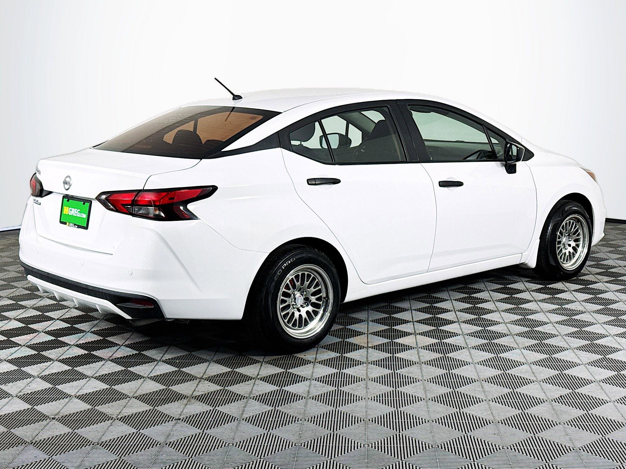 Used 2020 Nissan Versa S FWD image 10