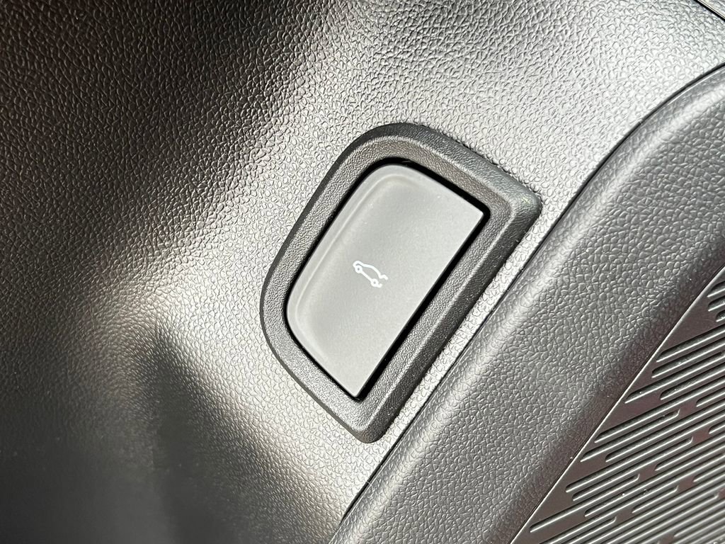 New 2026 GMC Terrain AT4 w/ Convenience Package III image 17