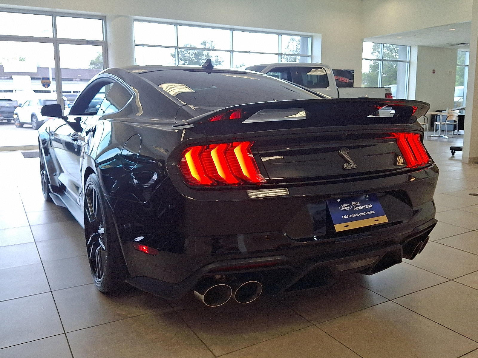 Certified 2022 Ford Mustang Shelby GT500 w/ Technology Package image 8