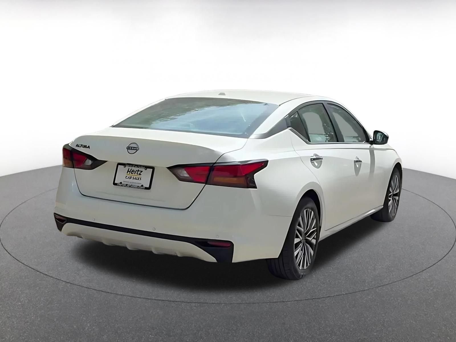 Used 2025 Nissan Altima 2.5 SV FWD image 16
