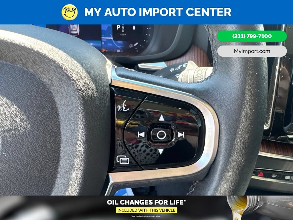 Used 2023 Volvo XC60 B5 Plus AWD/4WD image 18
