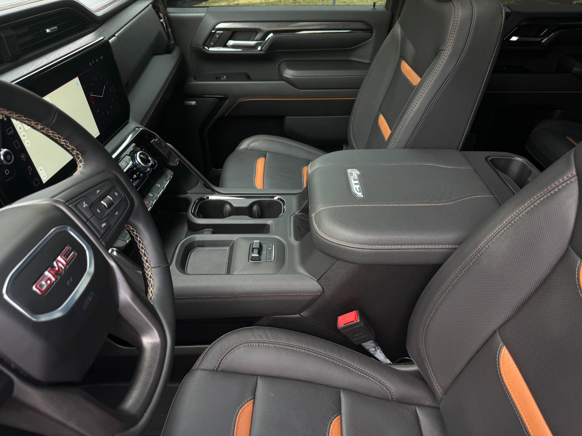 Used 2024 GMC Sierra 2500 AT4 w/ AT4 Preferred Package image 12