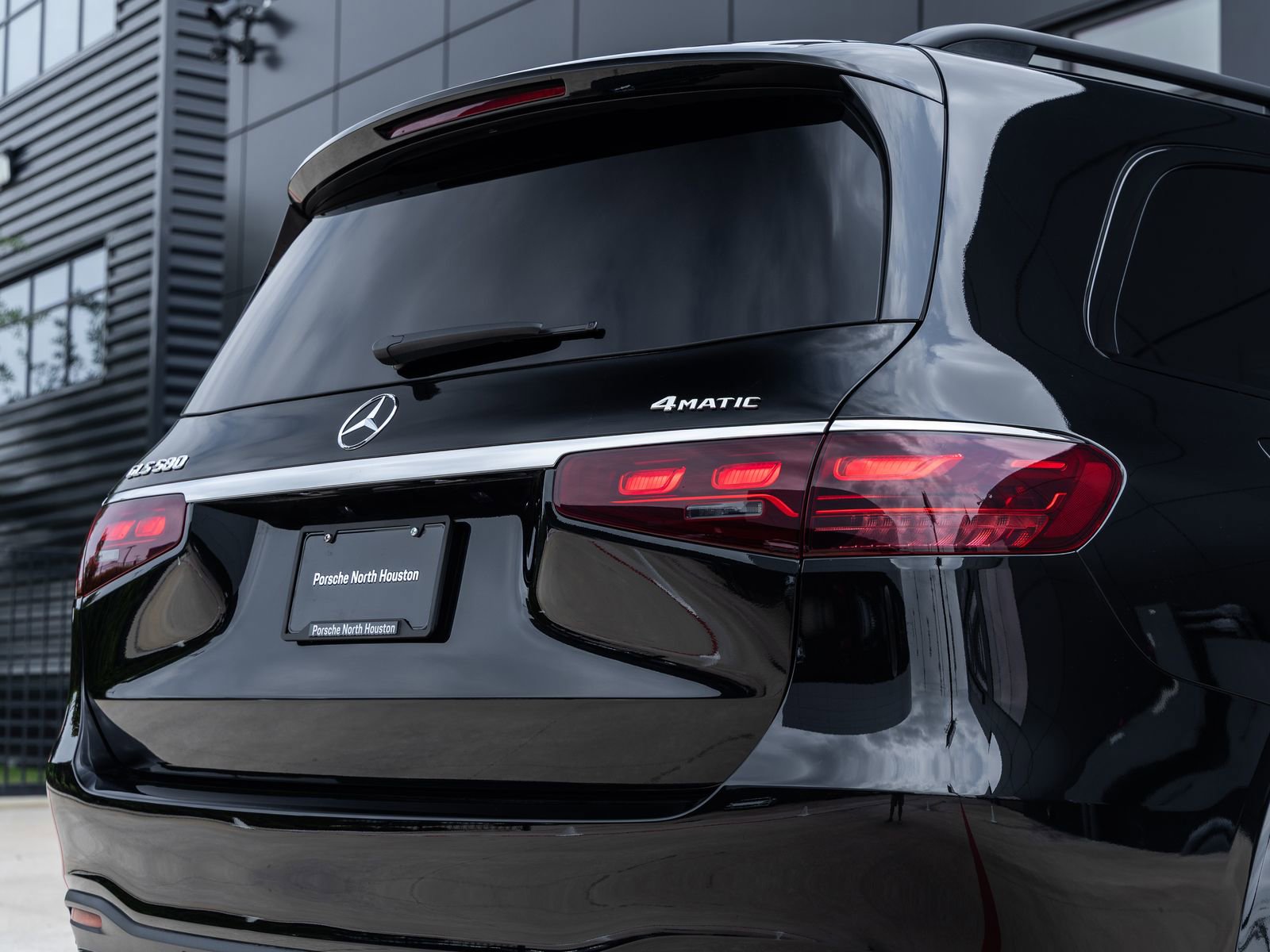 Used 2025 Mercedes-Benz GLS 580 4MATIC image 13