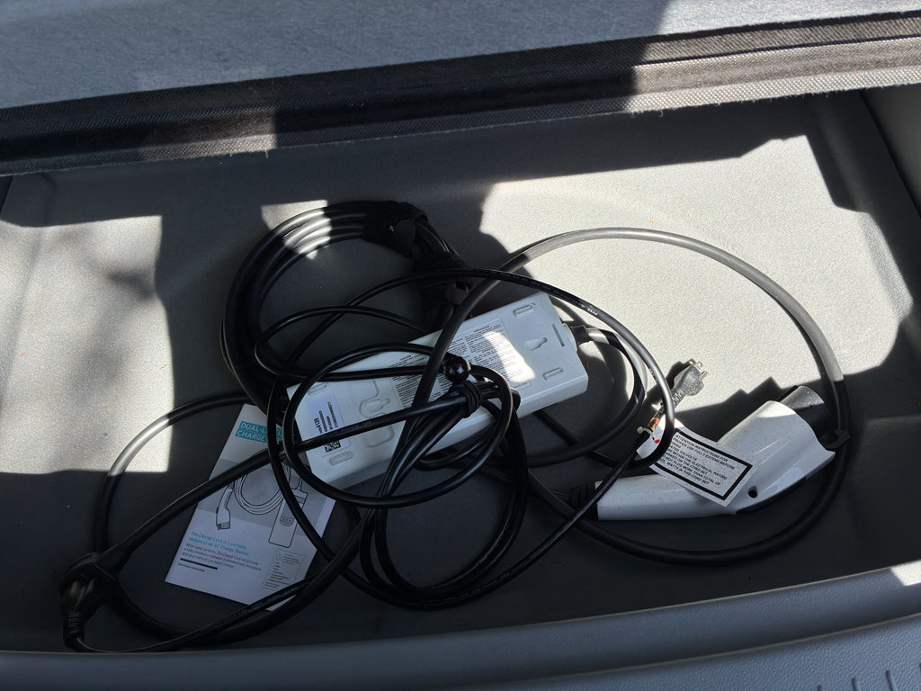 Used 2023 Chevrolet Bolt EUV Premier w/ Sun & Sound Package FWD image 41