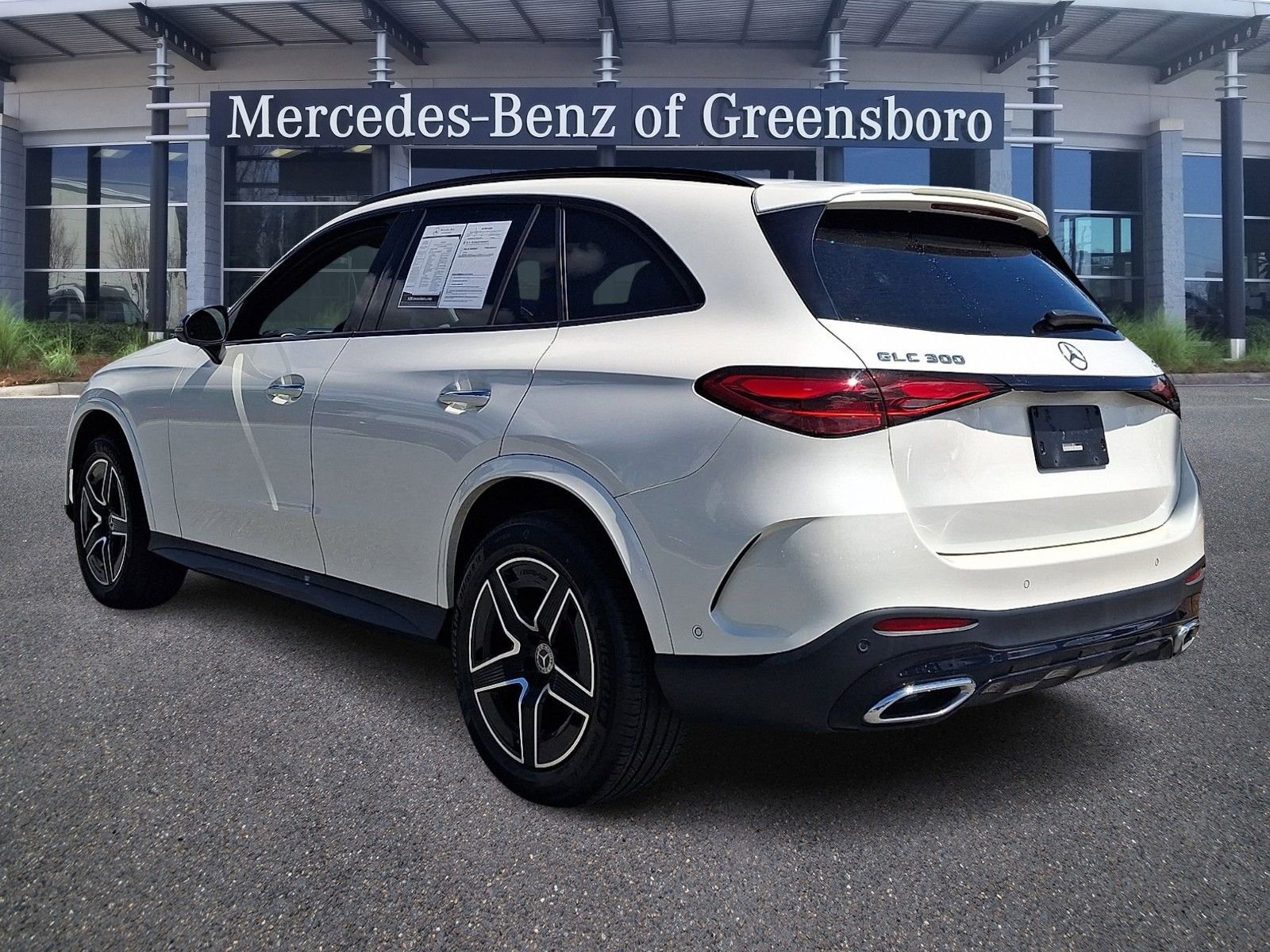Certified 2023 Mercedes-Benz GLC 300 4MATIC image 4