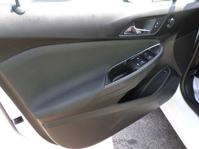 Used 2018 Chevrolet Cruze LT w/ Convenience Package image 30