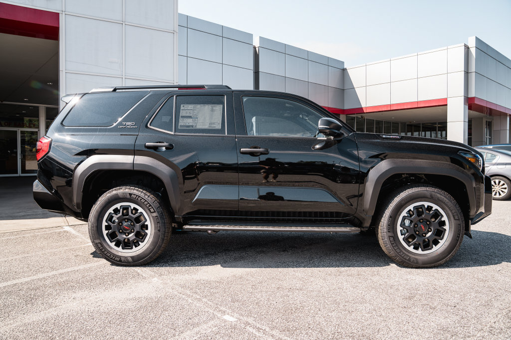 New 2026 Toyota 4Runner TRD Off-Road Premium AWD/4WD image 9