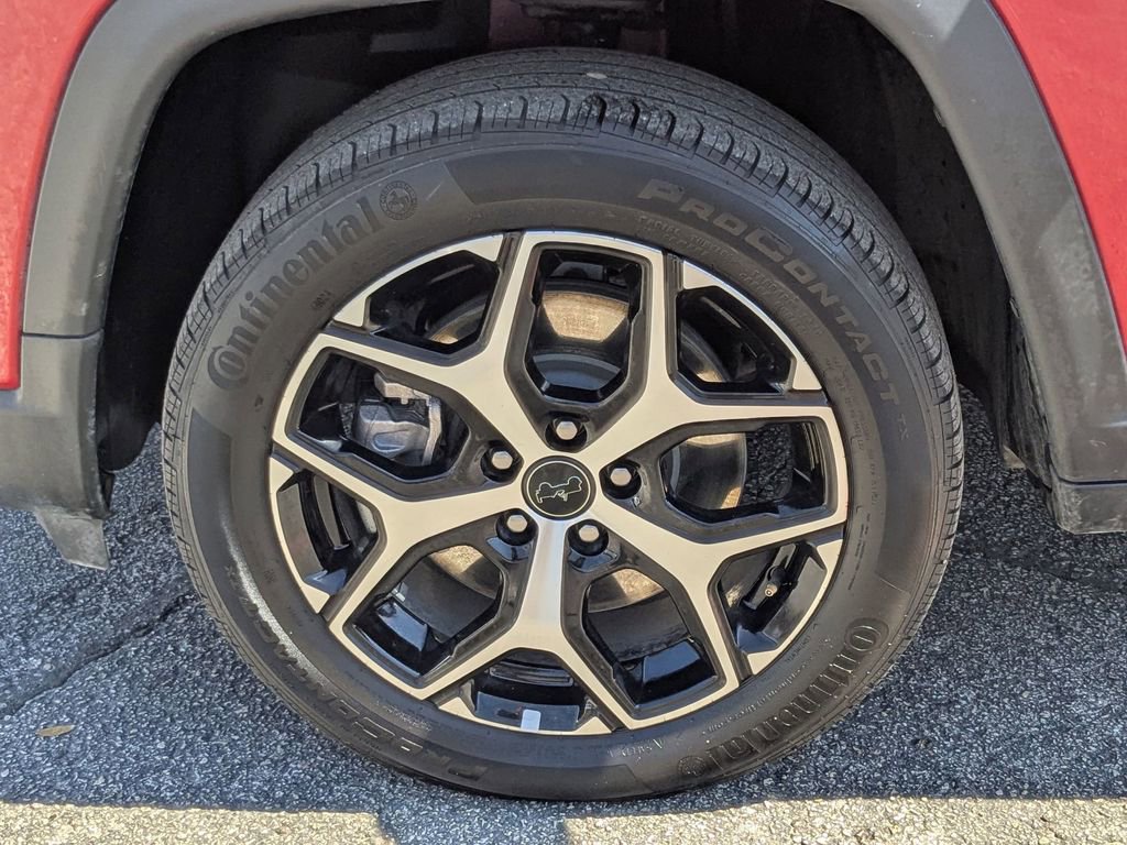 Used 2025 Jeep Compass Limited image 29