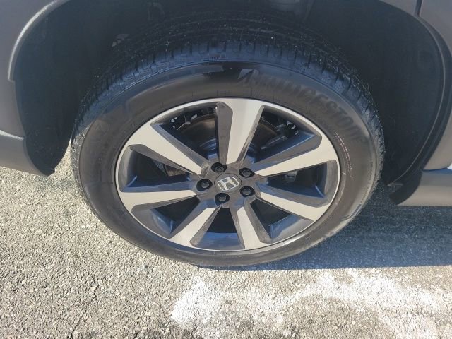 Certified 2025 Honda Pilot Touring image 10