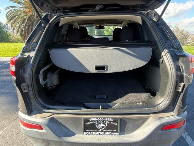 Used 2017 Jeep Cherokee Latitude image 29