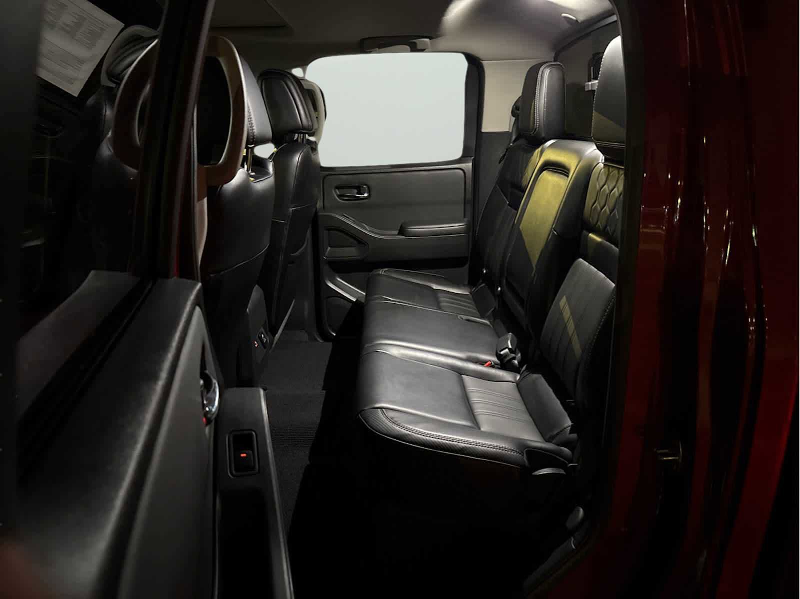 Used 2024 Nissan Frontier SL w/ Technology Package image 10