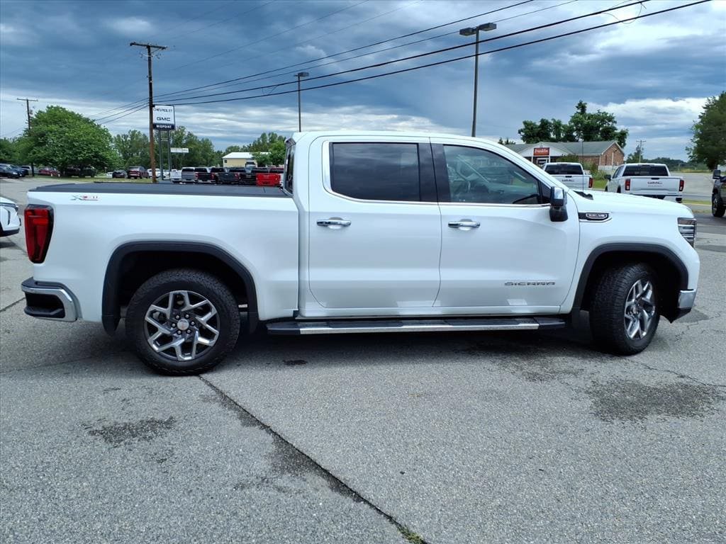 Used 2023 GMC Sierra 1500 SLT w/ SLT Premium Plus Package AWD/4WD image 3