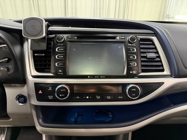 Used 2018 Toyota Highlander Limited AWD/4WD image 16