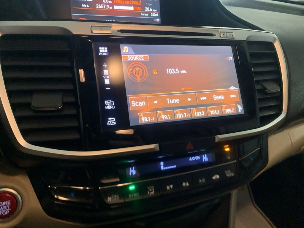 Used 2016 Honda Accord EX image 17