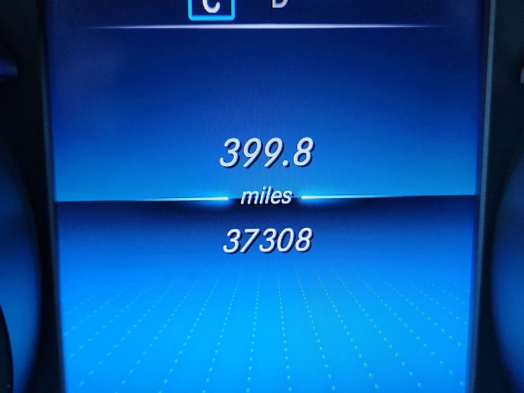 Used 2021 Mercedes-Benz GLC 300 w/ Premium Package image 31