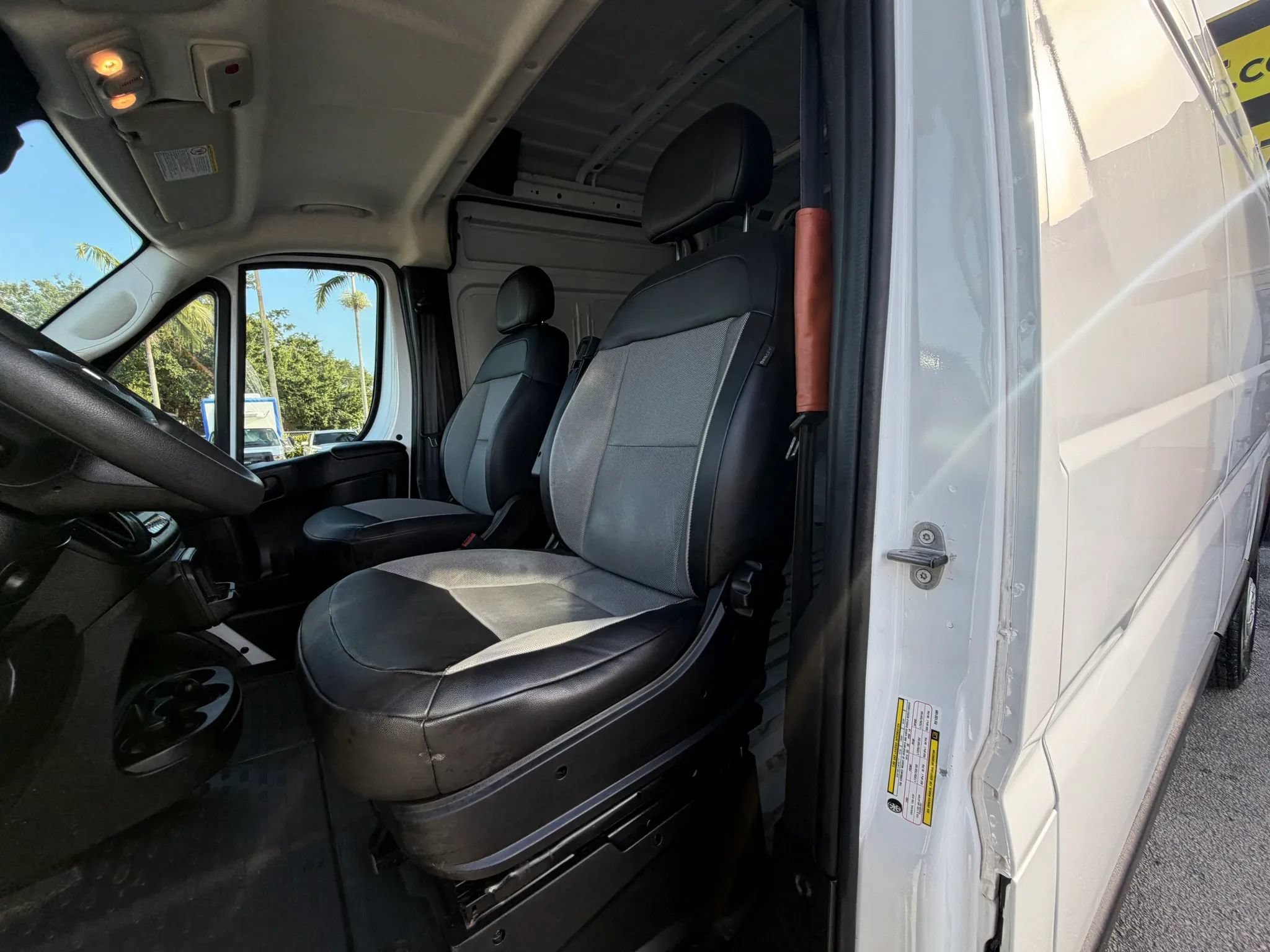 Used 2024 RAM ProMaster 2500 159 High Roof w/ Convenience Group FWD image 13