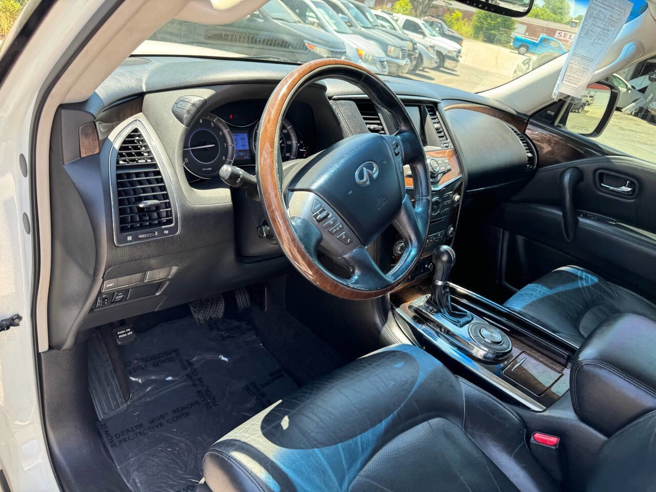 Used 2013 INFINITI QX56 2WD w/ Deluxe Touring Pkg image 16