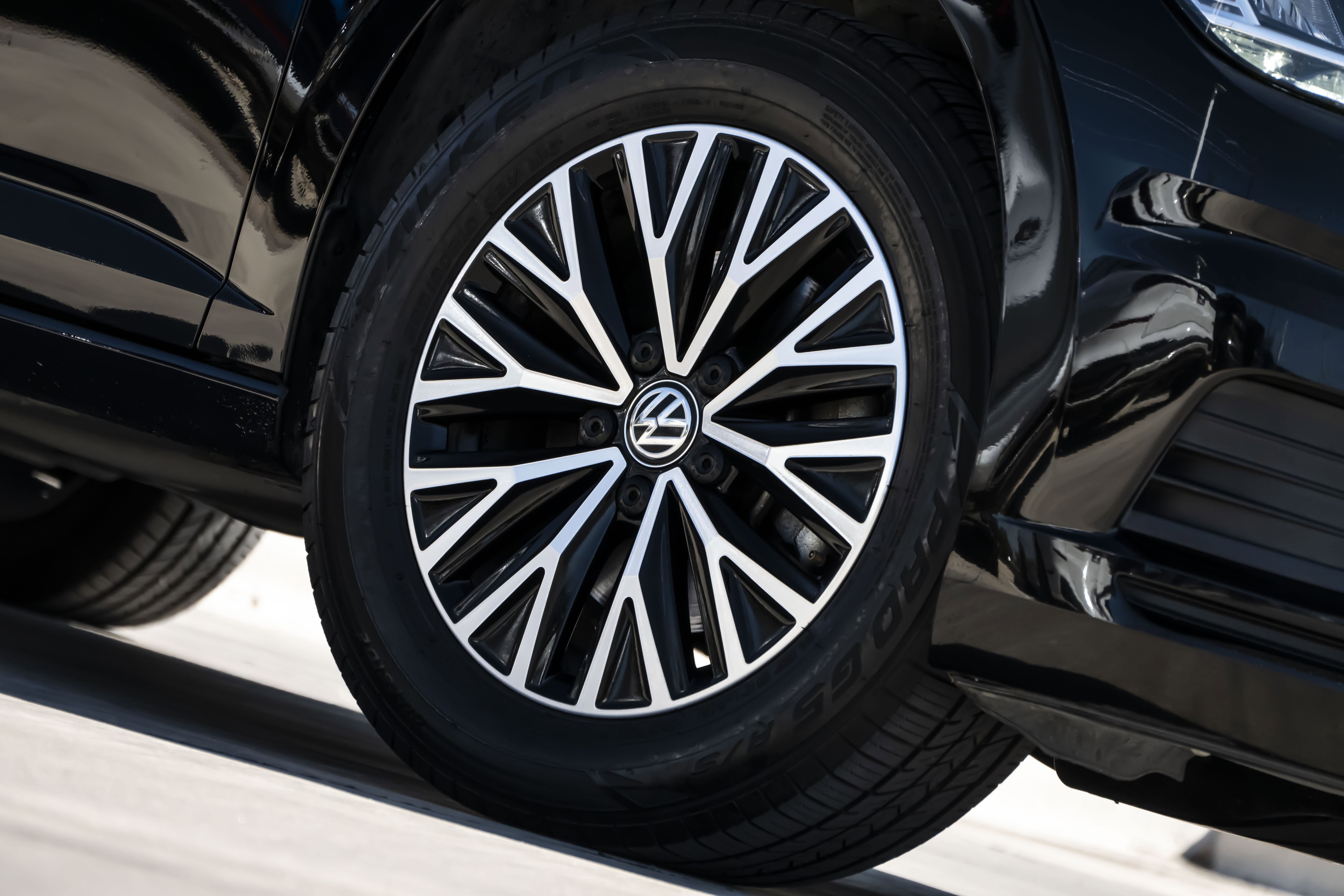 Used 2020 Volkswagen Jetta SE w/ SE Cold Weather Package image 9