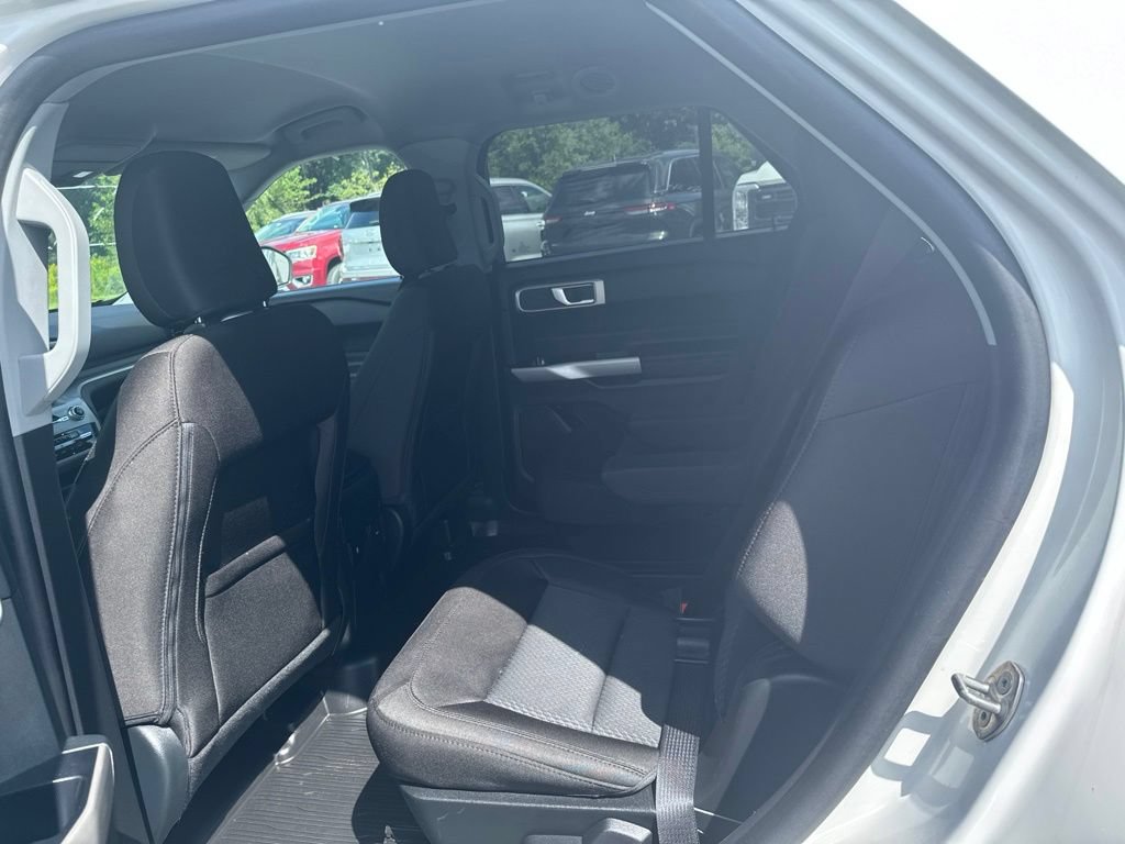 Used 2023 Ford Explorer XLT AWD/4WD image 10