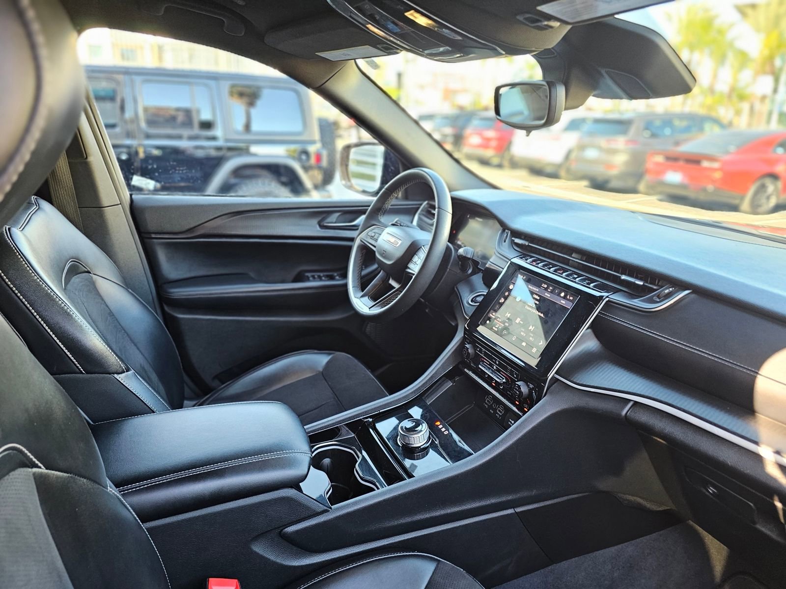 Used 2023 Jeep Grand Cherokee Altitude image 26