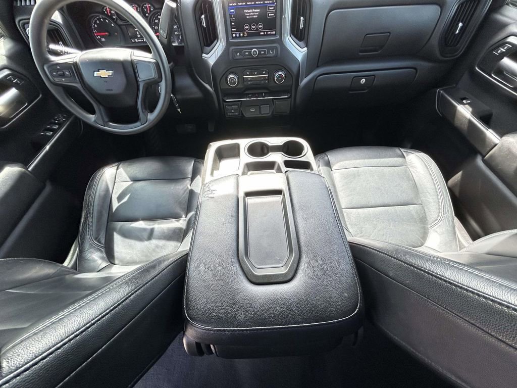 Used 2020 Chevrolet Silverado 1500 Custom w/ Custom Value Package AWD/4WD image 11
