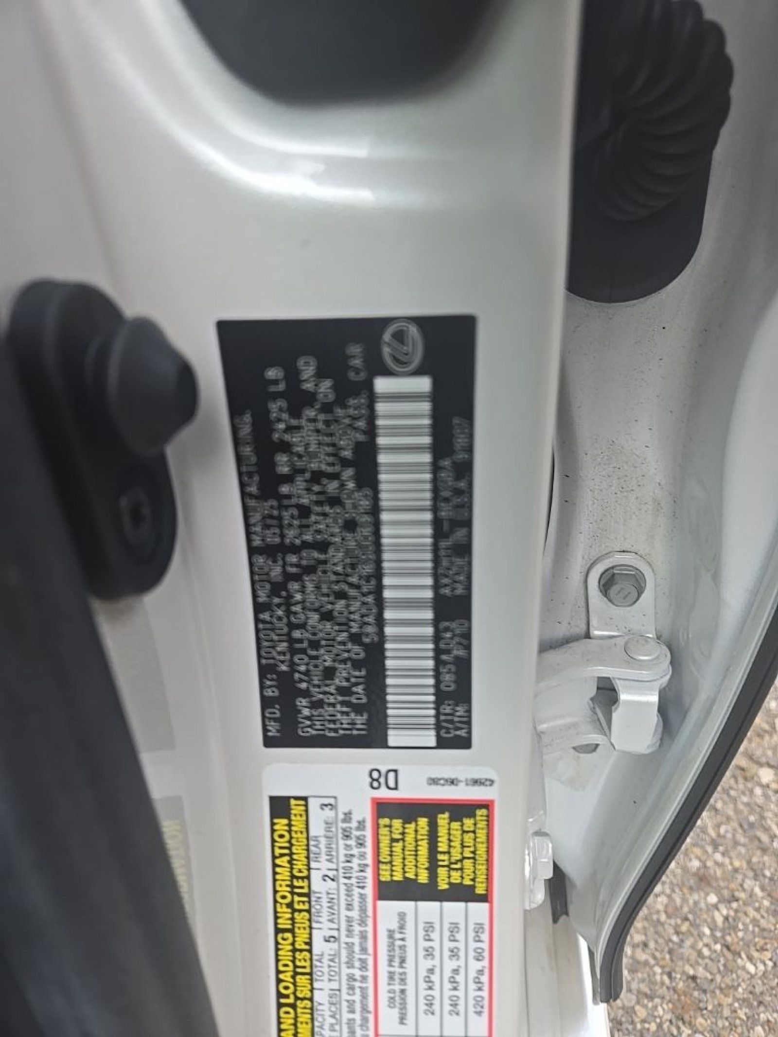 Used 2025 Lexus ES 300h w/ Premium Package image 23