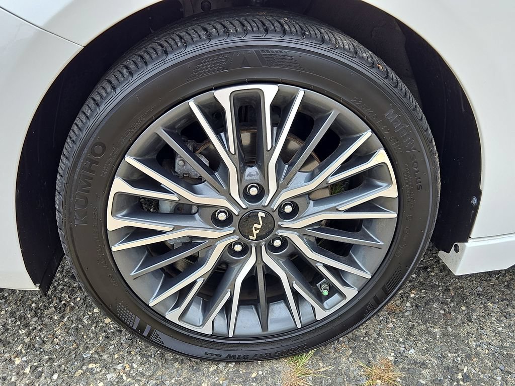 Certified 2024 Kia Forte GT-Line w/ GT-Line Premium Package FWD image 8