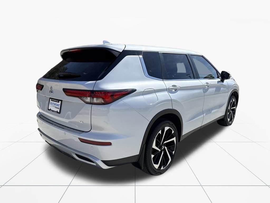 Used 2022 Mitsubishi Outlander SE image 15