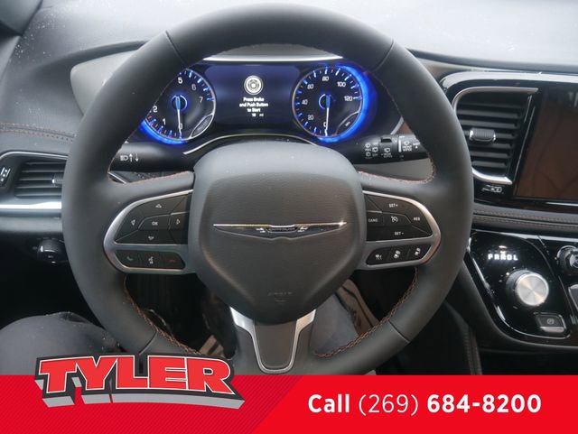 New 2026 Chrysler Pacifica Pinnacle w/ Trailer Tow Group AWD/4WD image 29