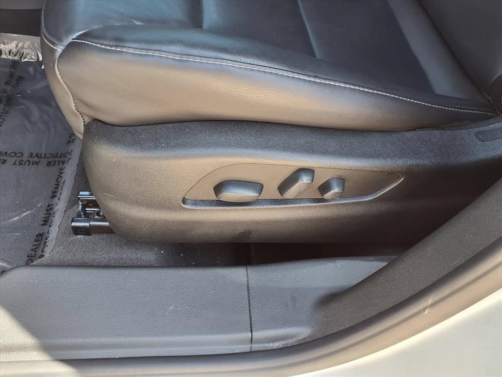 Used 2021 Cadillac XT4 Premium Luxury FWD image 20
