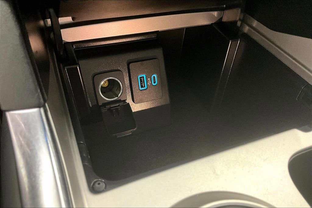 Used 2023 Ford Explorer XLT w/ Equipment Group 202A image 22